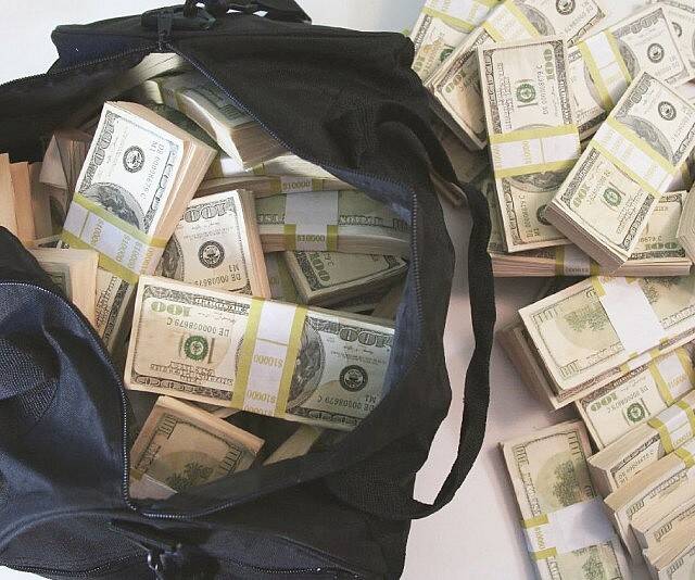 500K Prop Money Filled Duffel Bag - coolthings.us