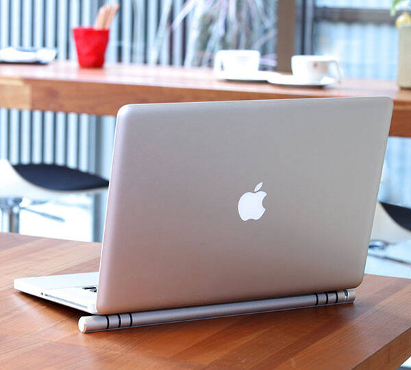Cooling Bar for MacBook