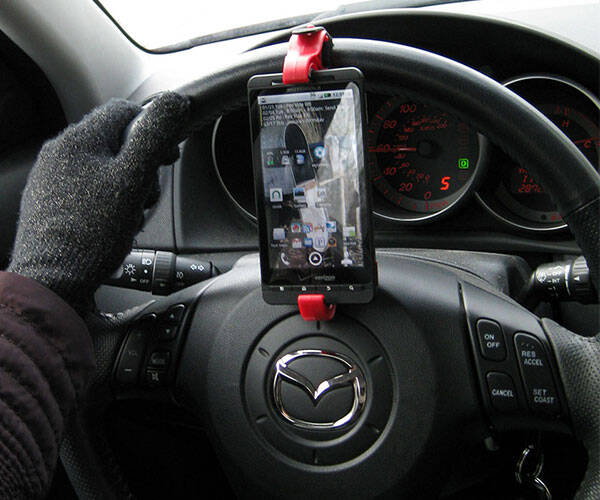 GoSmart Steering Wheel Smartphone Mount - coolthings.us