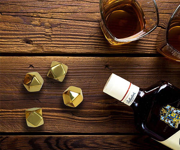 Gold Whiskey Stones Ice Cubes - //coolthings.us