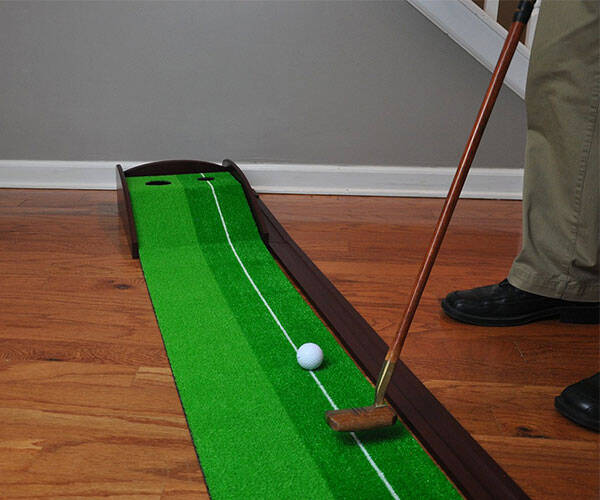 Indoor Wooden Golf Putting System - coolthings.us