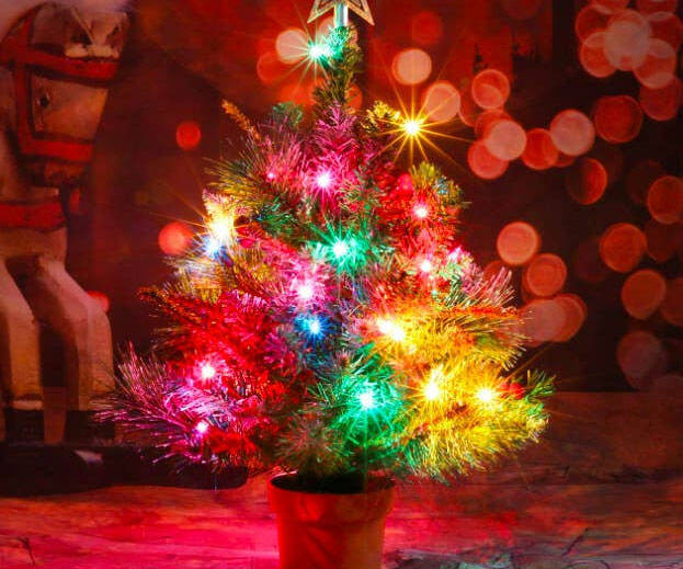 Mini Tabletop Christmas Tree - //coolthings.us