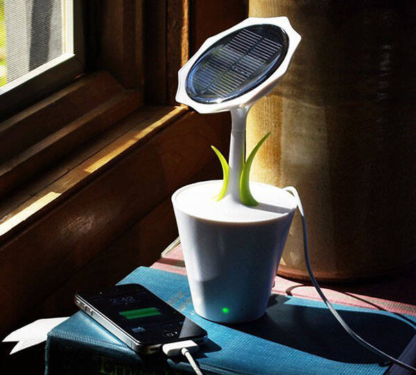 Solar Sunflower Charger - coolthings.us