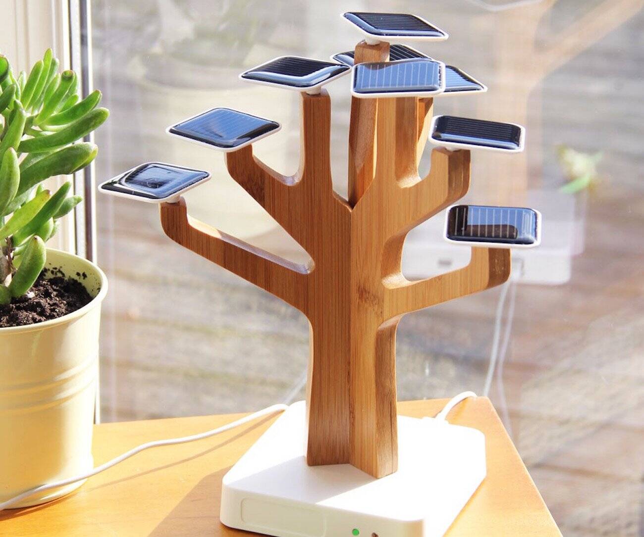 Solar Suntree - A Nature Inspired Charger - coolthings.us