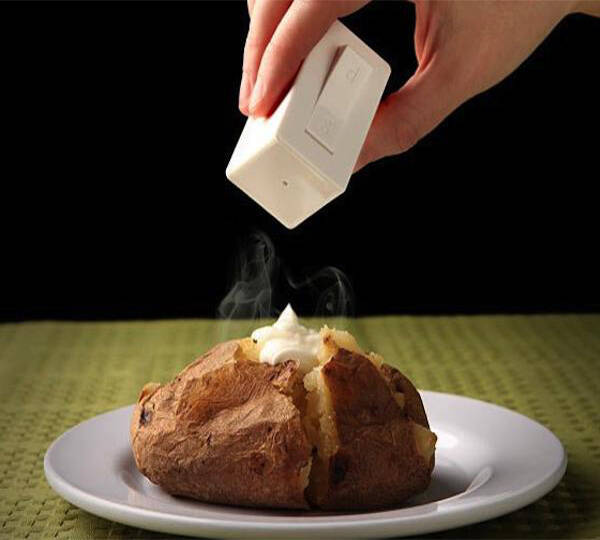 Switch Salt and Pepper Shaker - //coolthings.us