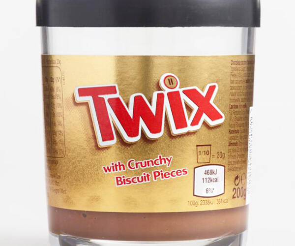 Twix Spread With Crunchy Biscuit Pieces - //coolthings.us