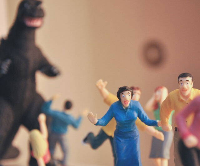 Horrified B-Movie Victims Playset