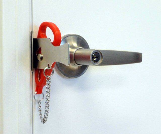 Portable Door Lock - //coolthings.us
