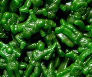 Army Men Gummy Worms - http://coolthings.us