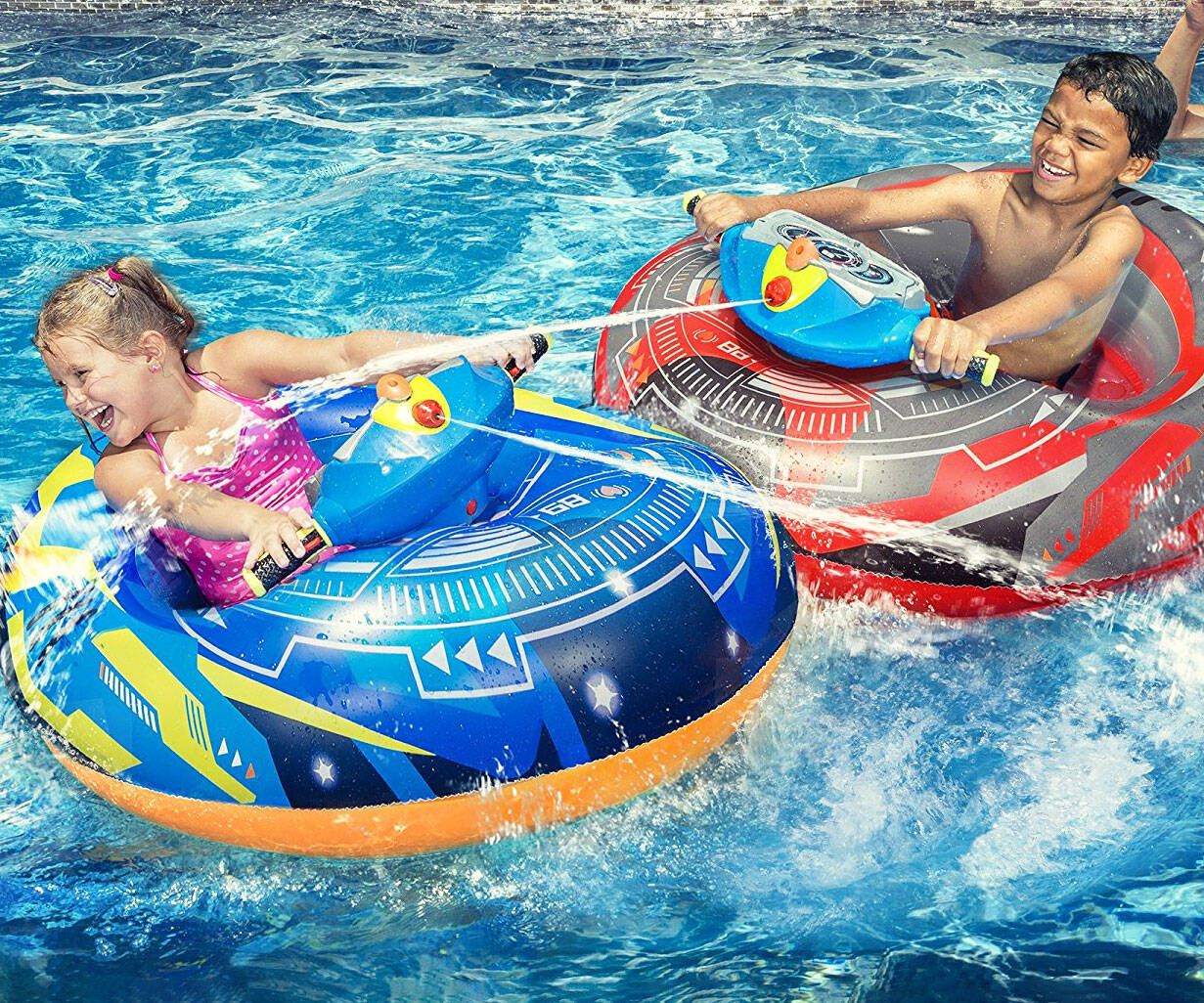 Motorized Water Blaster Bumper Boats - //coolthings.us