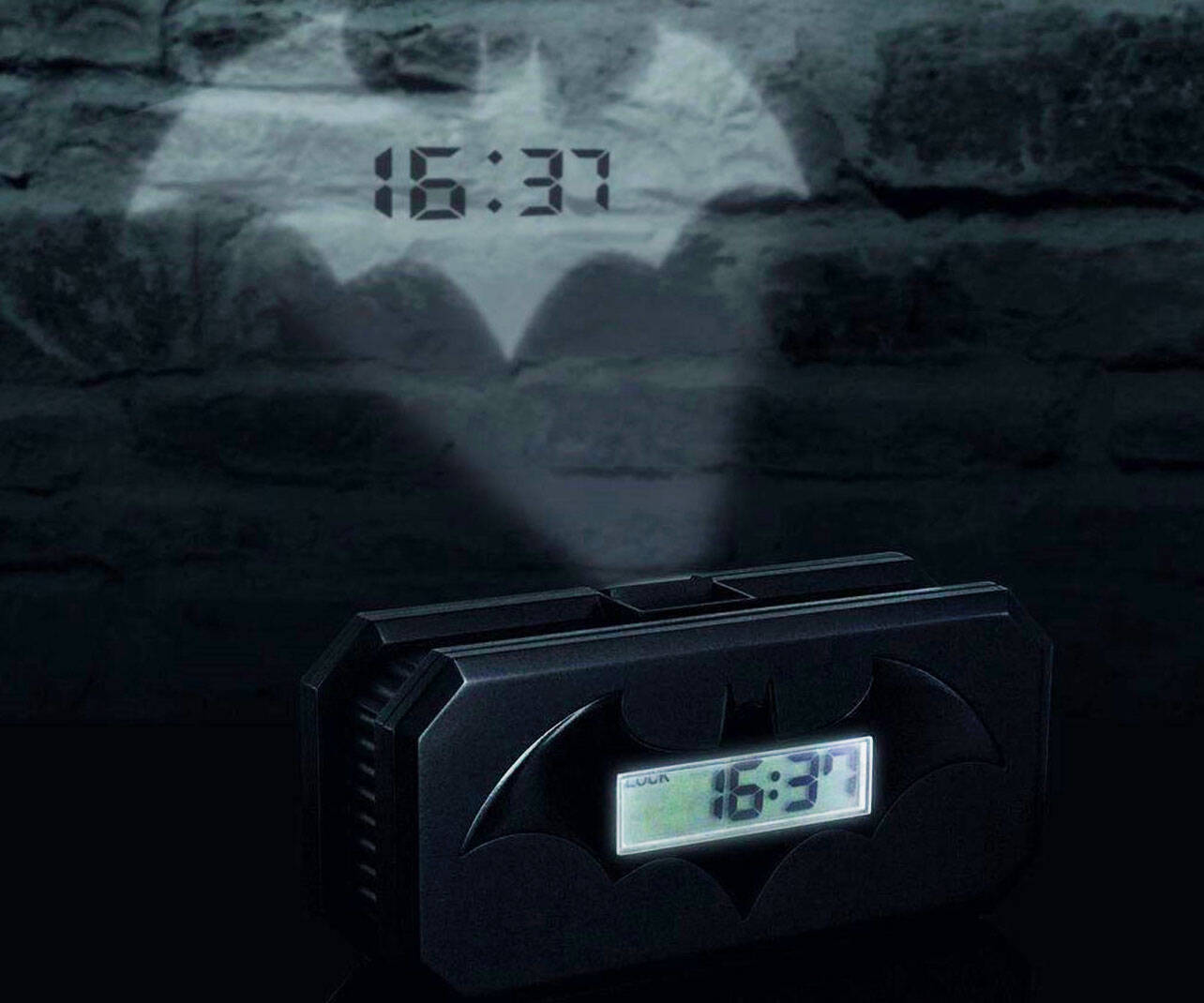 Bat Signal Projection Alarm Clock - coolthings.us