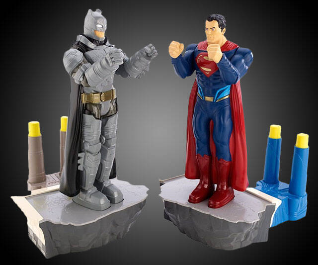 Batman v. Superman Rock Em Sock Em Robots - //coolthings.us