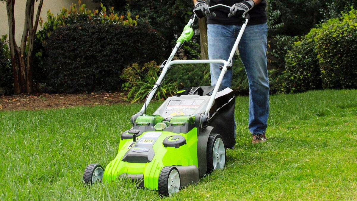Battery Powered Lawn Mower - //coolthings.us