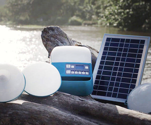 Portable Off-Grid Solar Electricity System - coolthings.us