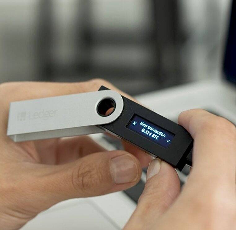 Bitcoin Hardware Wallet - coolthings.us