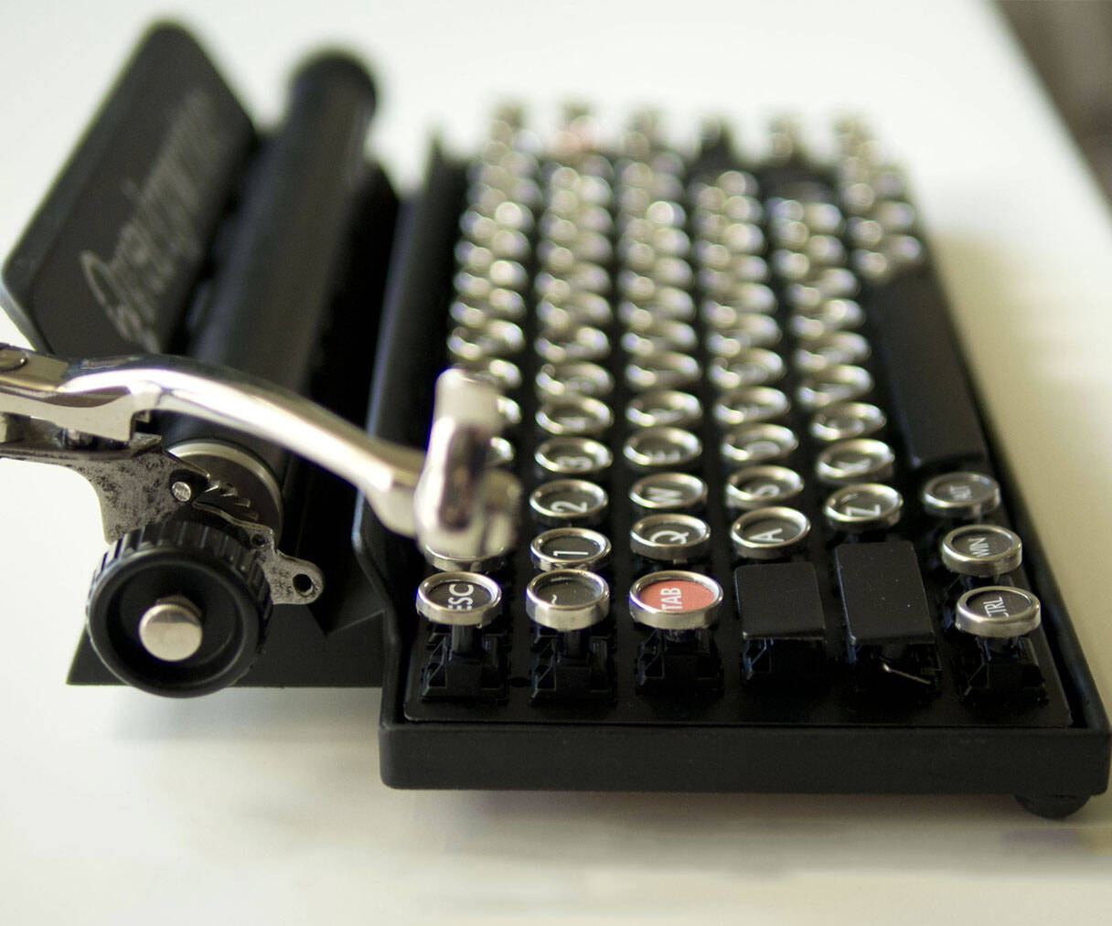 Bluetooth Typewriter Keyboard - http://coolthings.us