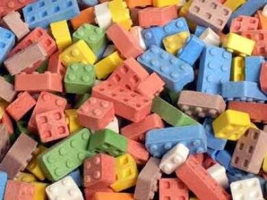 Edible Lego Bricks - coolthings.us