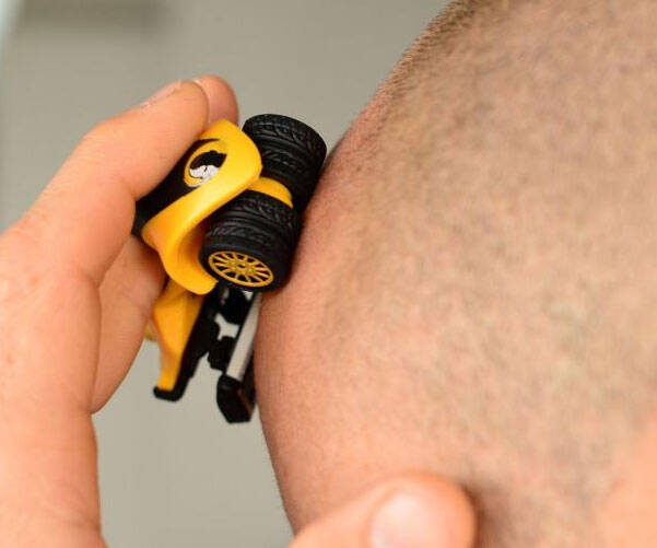 Moto Men's Head Shaving Razor - http://coolthings.us