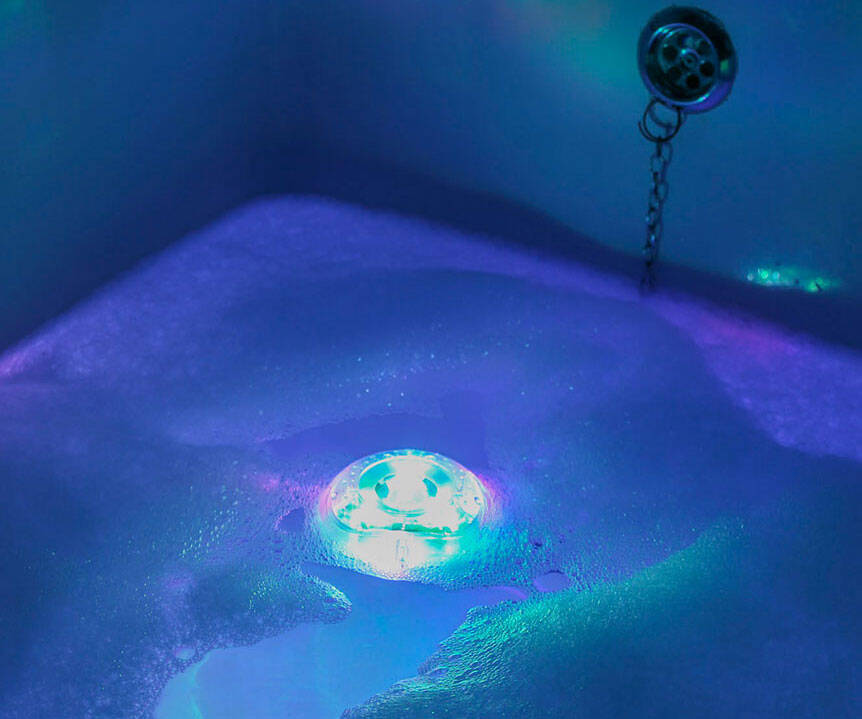 Color Changing Bath Light - coolthings.us