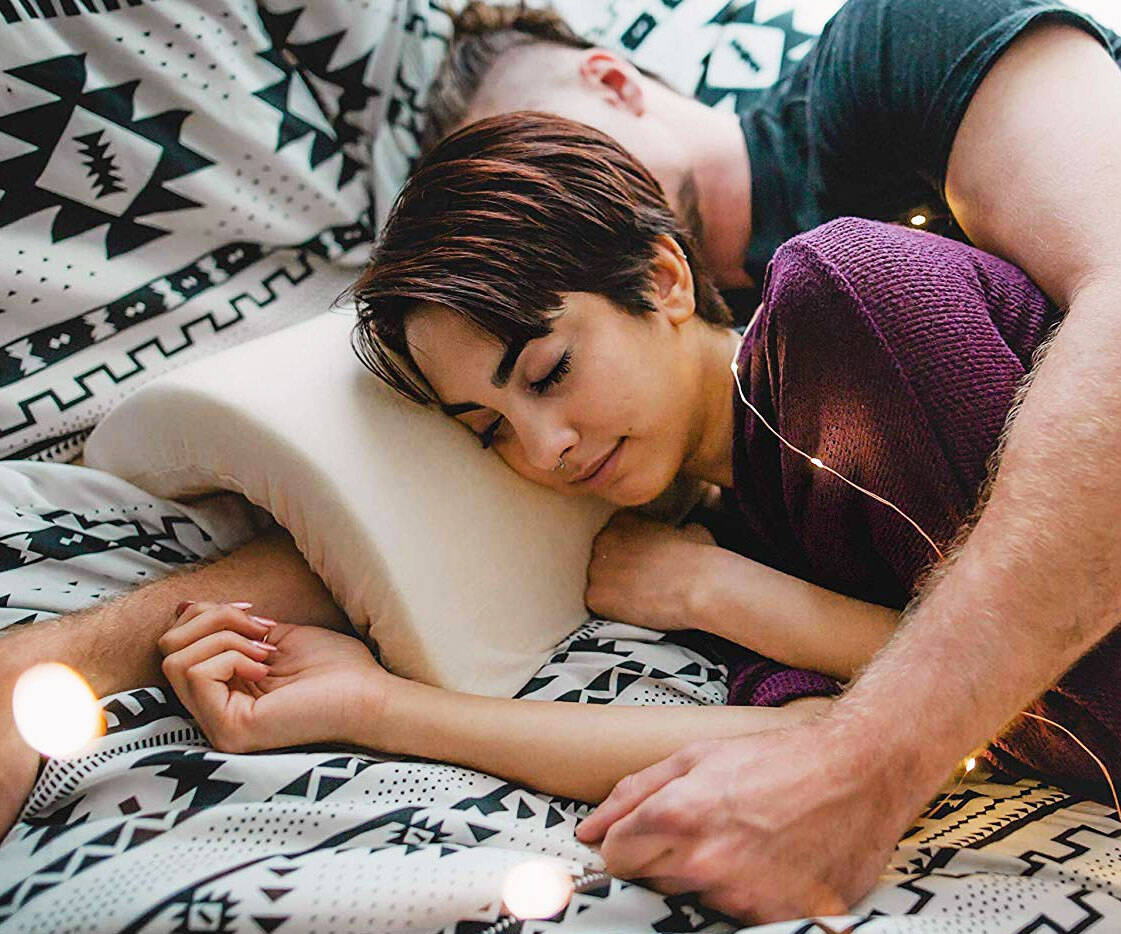 The Cuddling Pillow - //coolthings.us