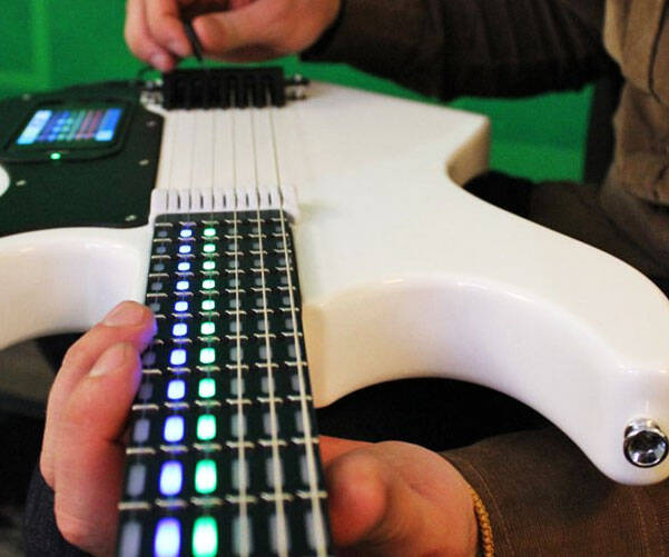 Digital Guitar - coolthings.us