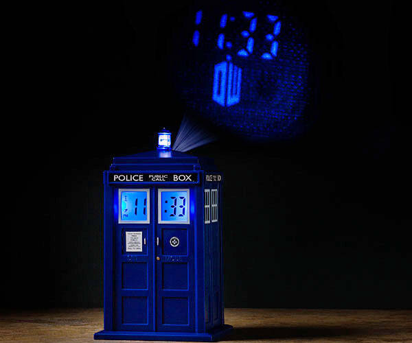 Doctor Who TARDIS Projector Clock - //coolthings.us