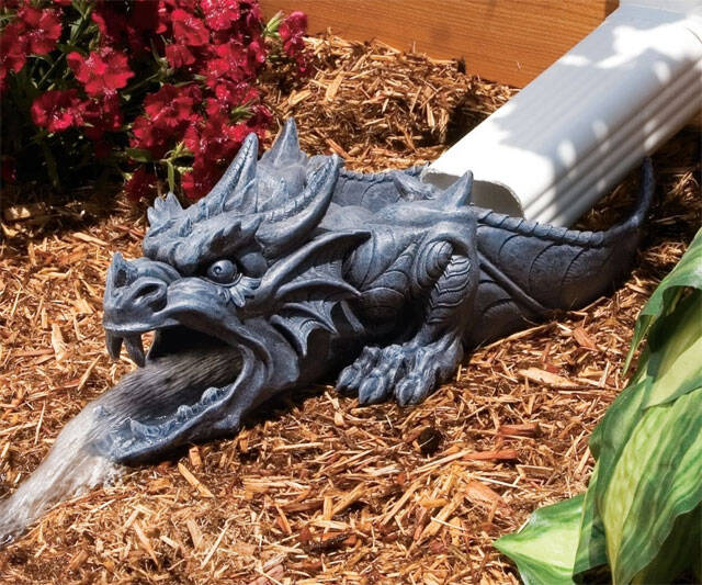 Dragon Downspout Statue - //coolthings.us