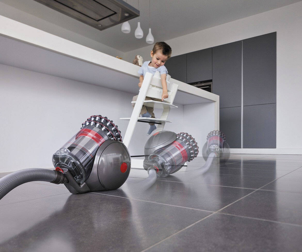 Dyson Cinetic Big Ball Self-Righting Vacuum - //coolthings.us