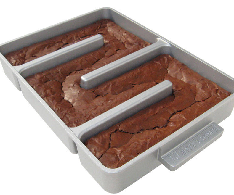 Baker's Edge Brownie Pan - coolthings.us