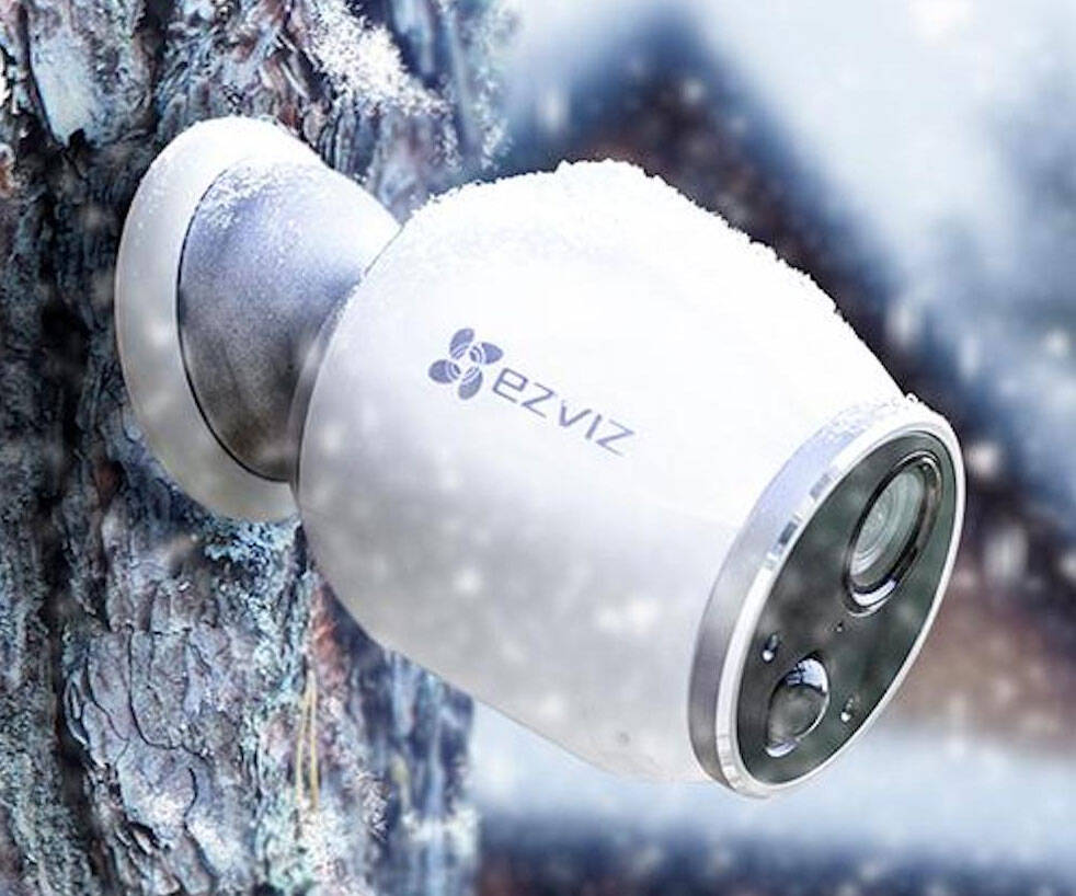 Weatherproof Wire-Free Security Camera - coolthings.us