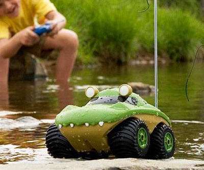 Amphibious R/C Car