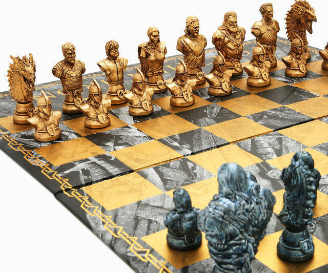 Game Of Thrones Chess Set - //coolthings.us