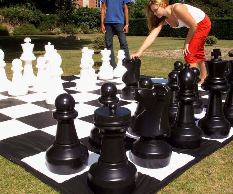 Giant Chess Set - //coolthings.us