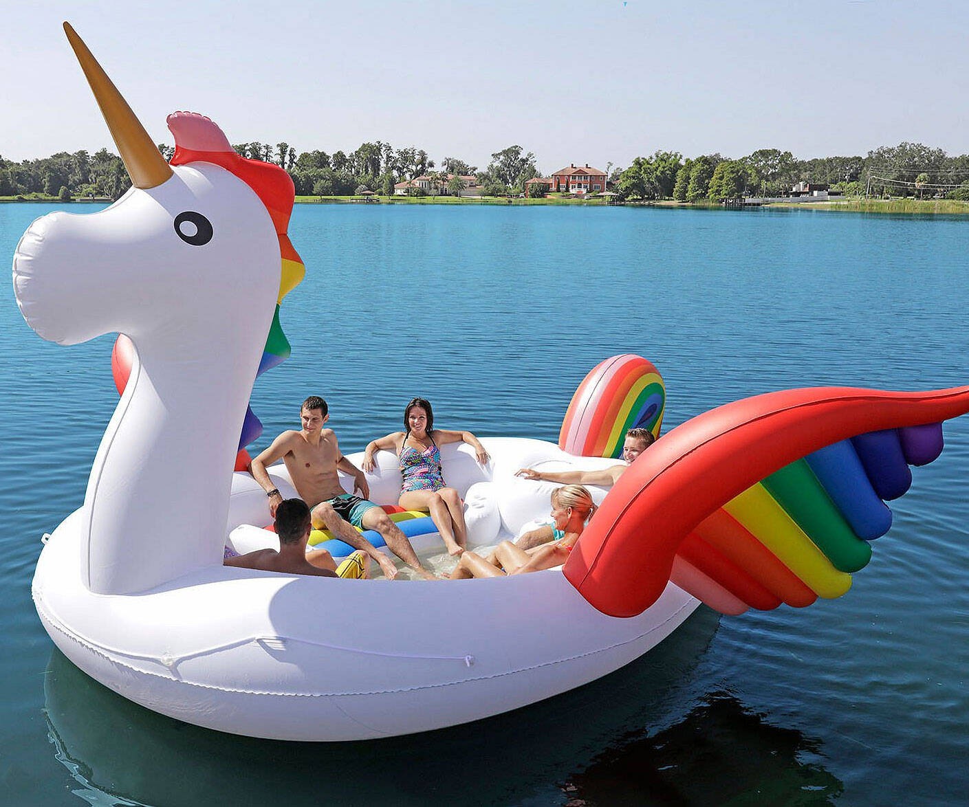 Giant Inflatable Unicorn Float - coolthings.us