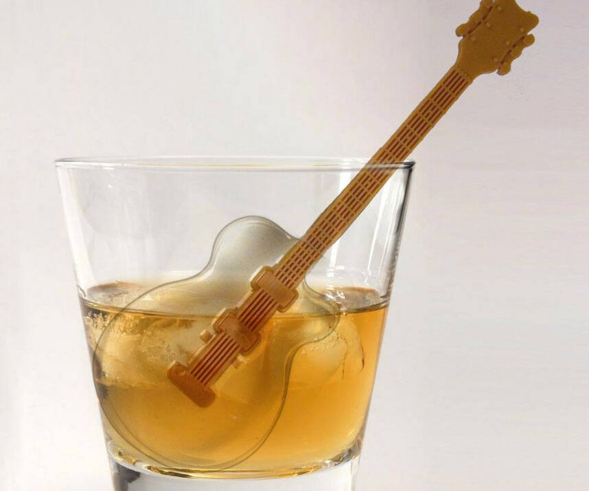 Guitar Ice Cube Mold - //coolthings.us