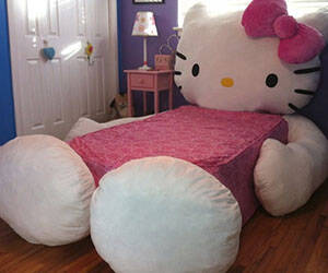 Hello Kitty Bed - coolthings.us