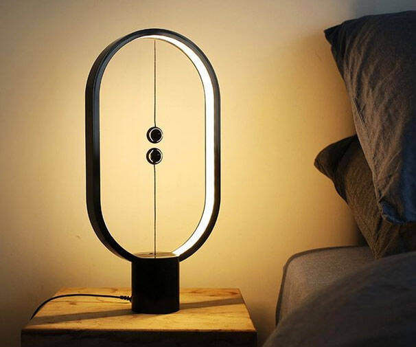 Magnetic Balance Lamp - http://coolthings.us