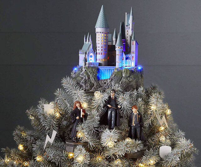 Hogwarts Castle Xmas Tree Topper - //coolthings.us