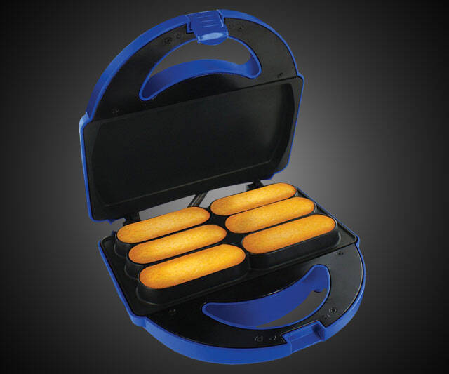 Homemade Twinkie Maker - http://coolthings.us