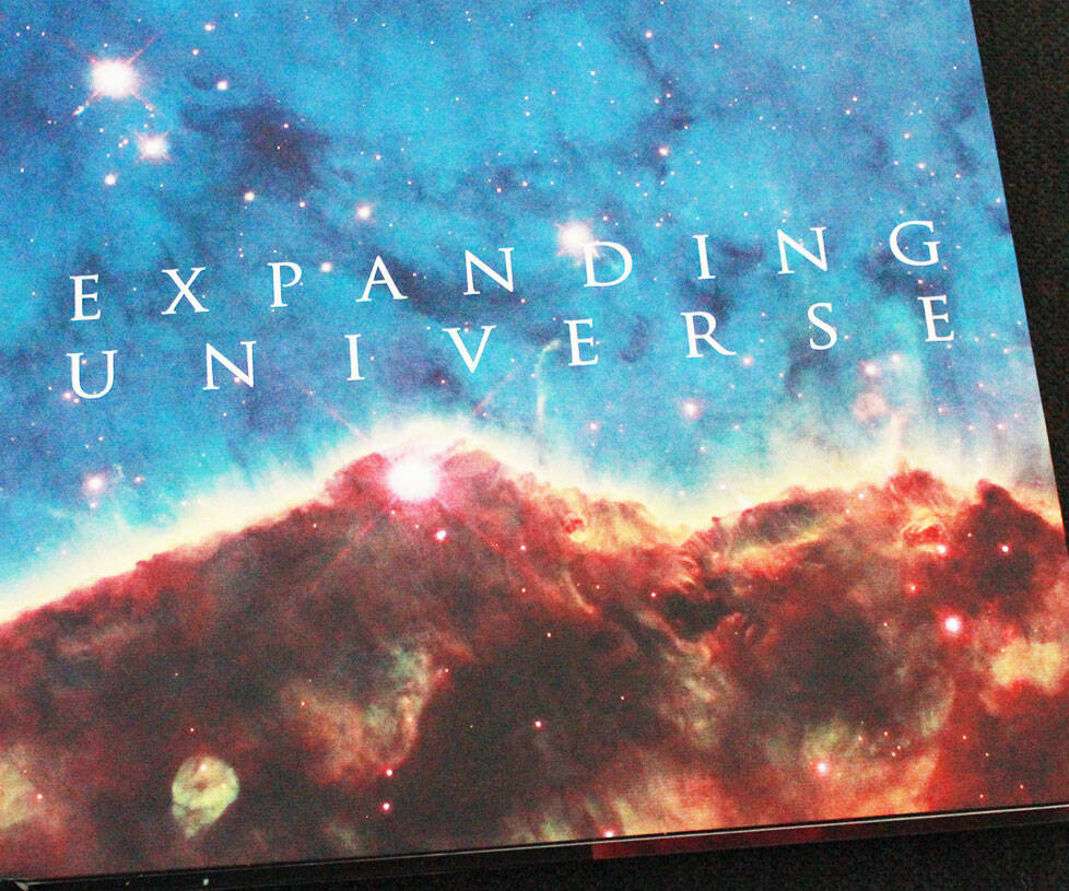 Hubble Space Telescope Photos Book - //coolthings.us