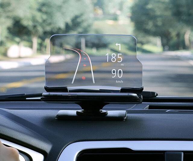 Smartphone Heads Up Display System - //coolthings.us