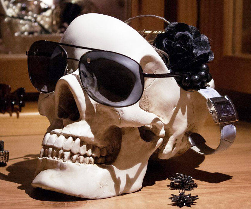 Skull Design Desk Organizer - //coolthings.us