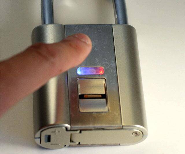 iFingerLock - Fingerprint Padlock