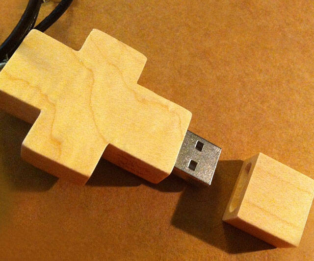 Wooden Cross USB Drive - coolthings.us
