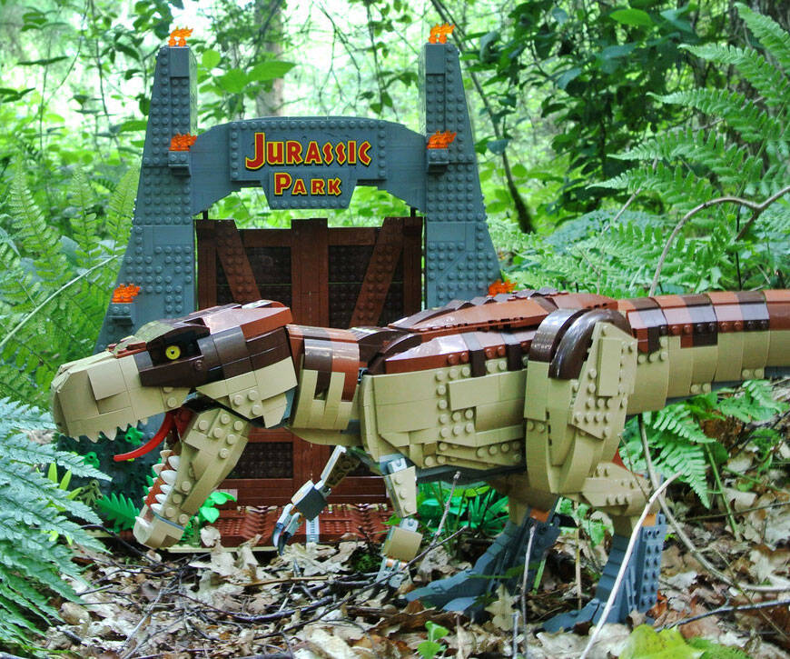 Jurassic Park T-Rex LEGO Set - coolthings.us