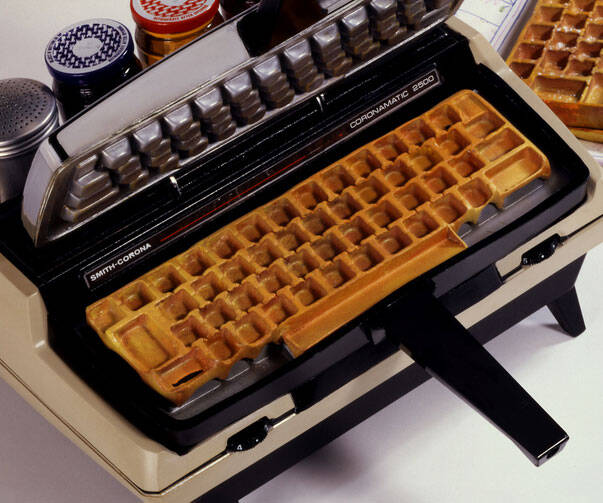 Keyboard Waffle Iron - coolthings.us