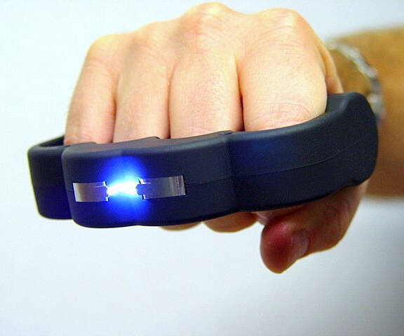 Knuckle Blaster Stun Gun - coolthings.us