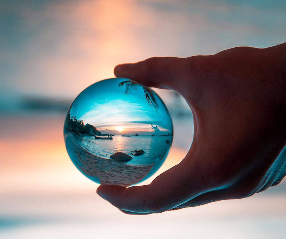 Spherical Crystal Lens - coolthings.us