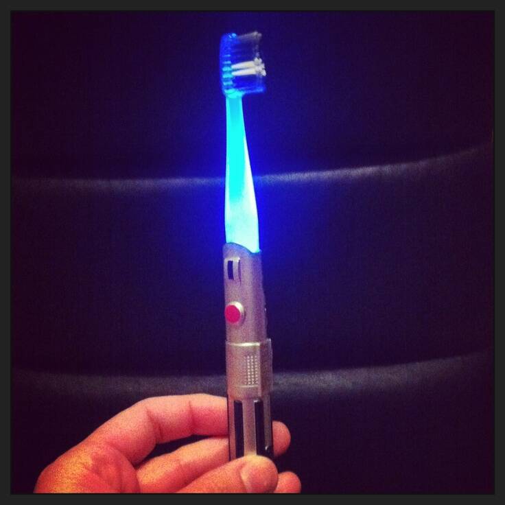 Lightsaber Toothbrush - coolthings.us