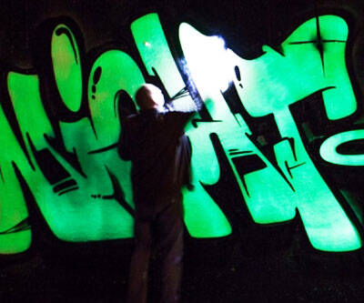 Luminescent Spray Paint - coolthings.us